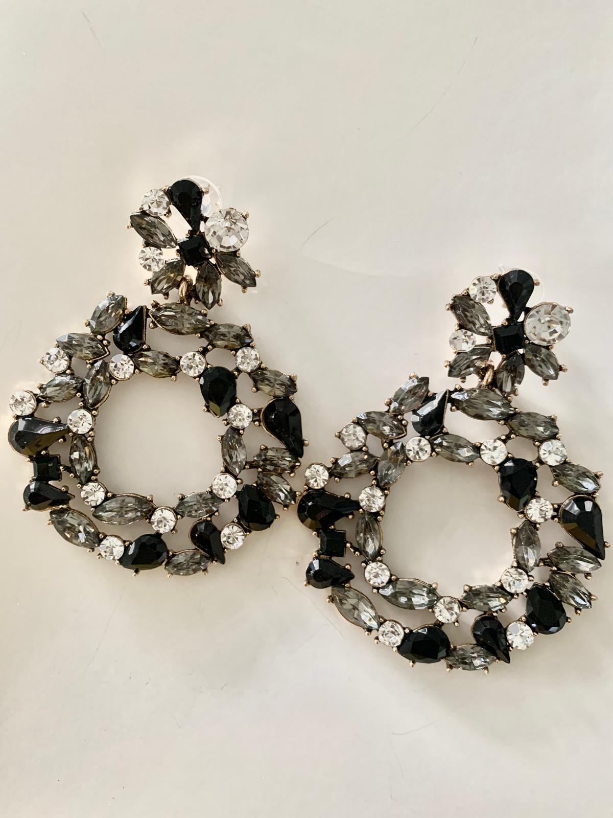Vintage Hyperbole Teardrop Earring